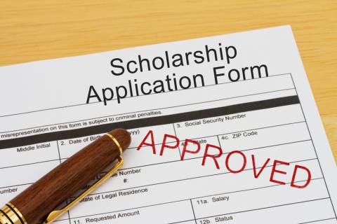 Guide to Researching Scholarships for Moms